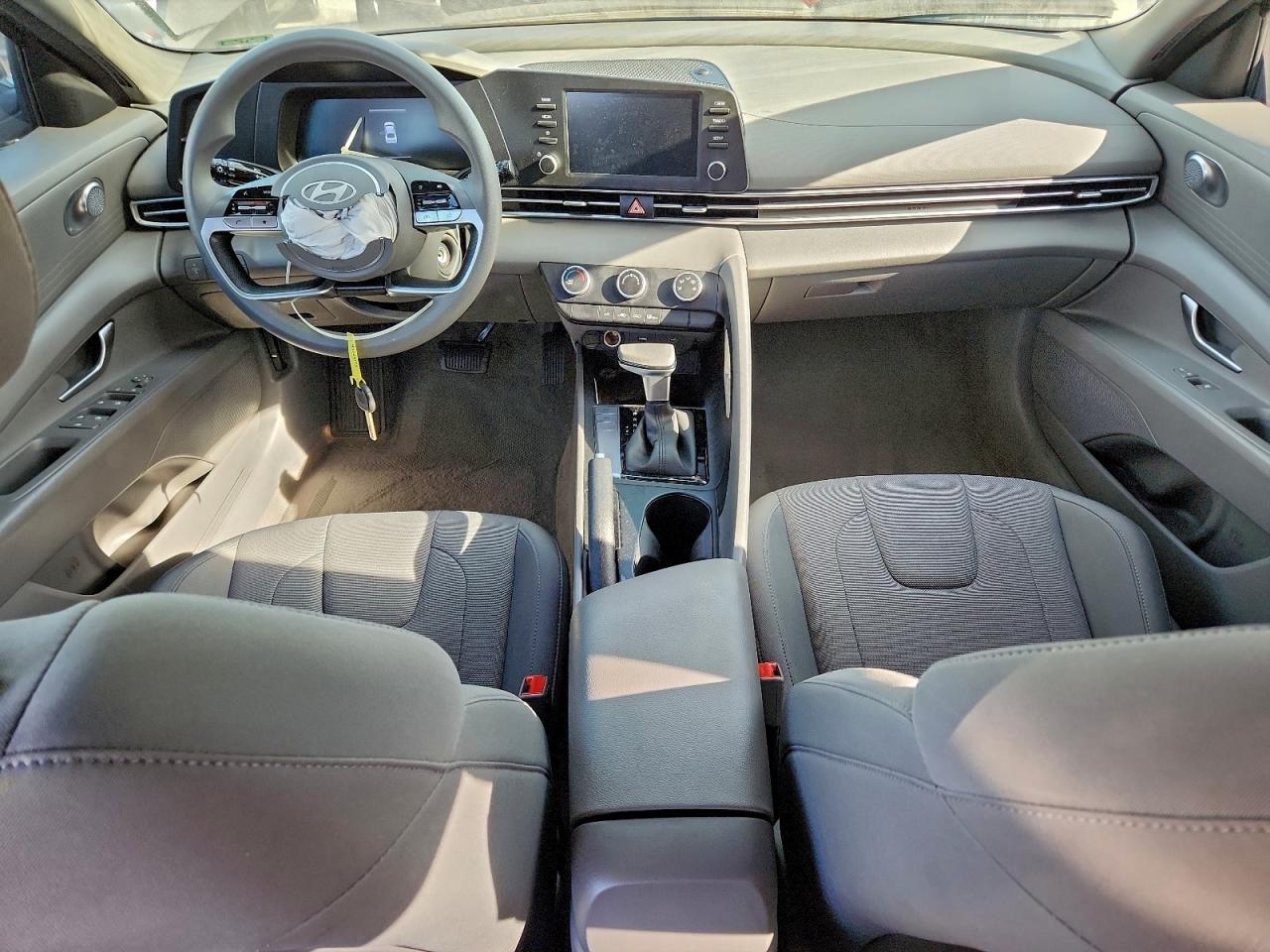 Hyundai ELANTRA Se Image 8