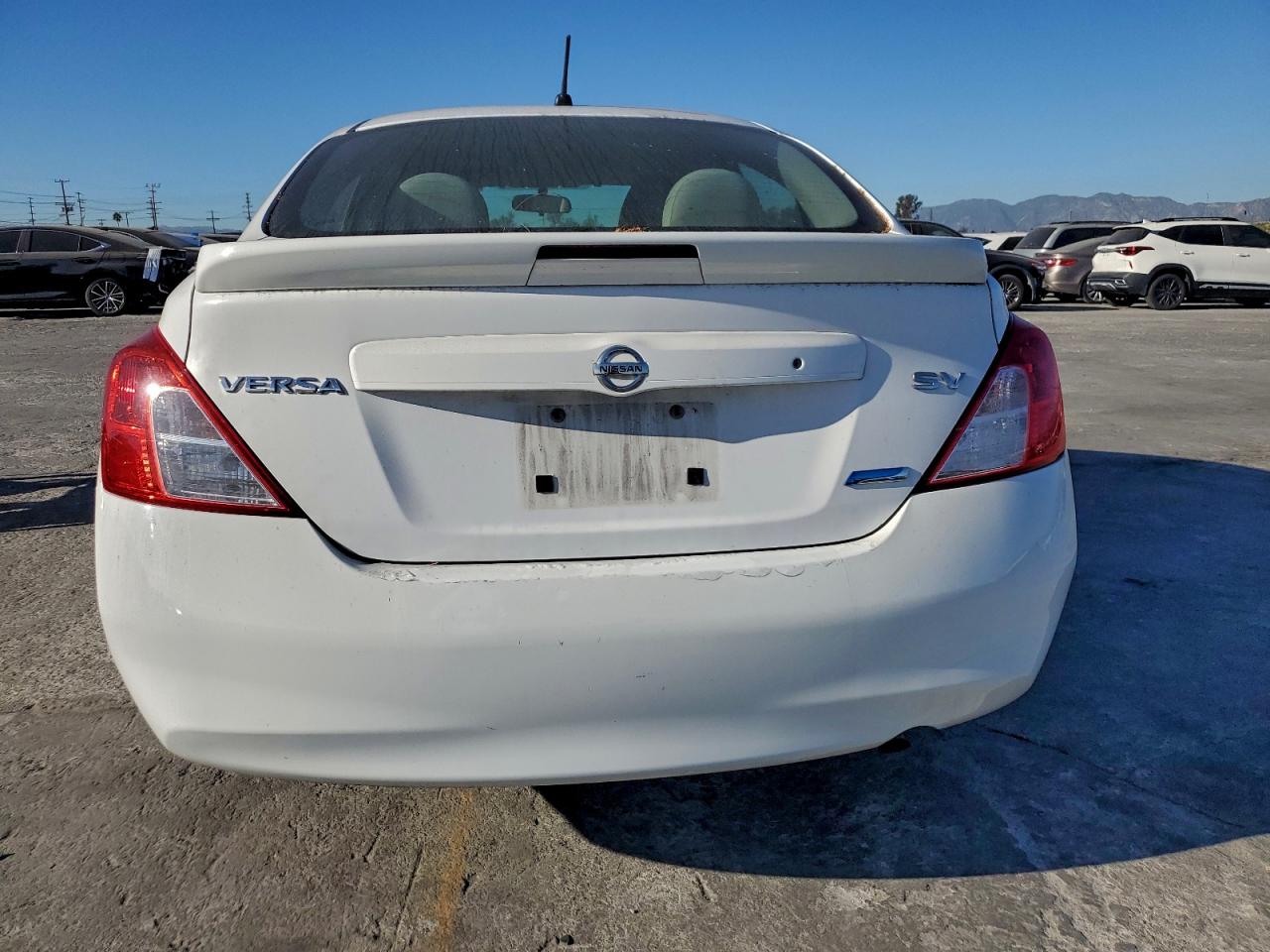 Nissan Versa S Image 10