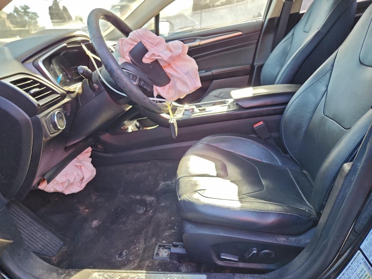 Ford Fusion Titanium Image 11