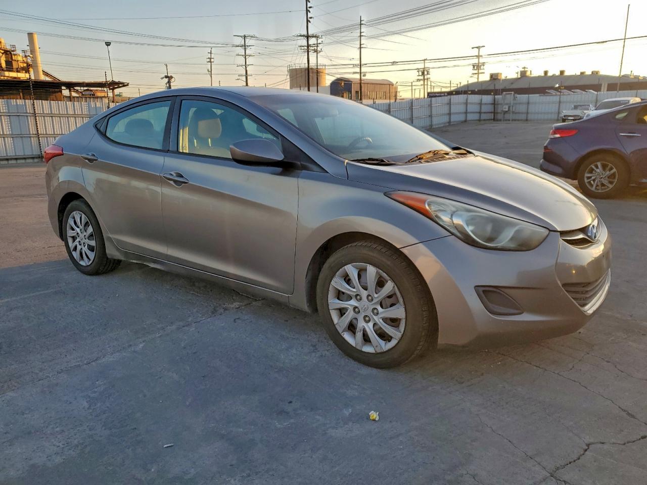 Hyundai ELANTRA Gls Image 5