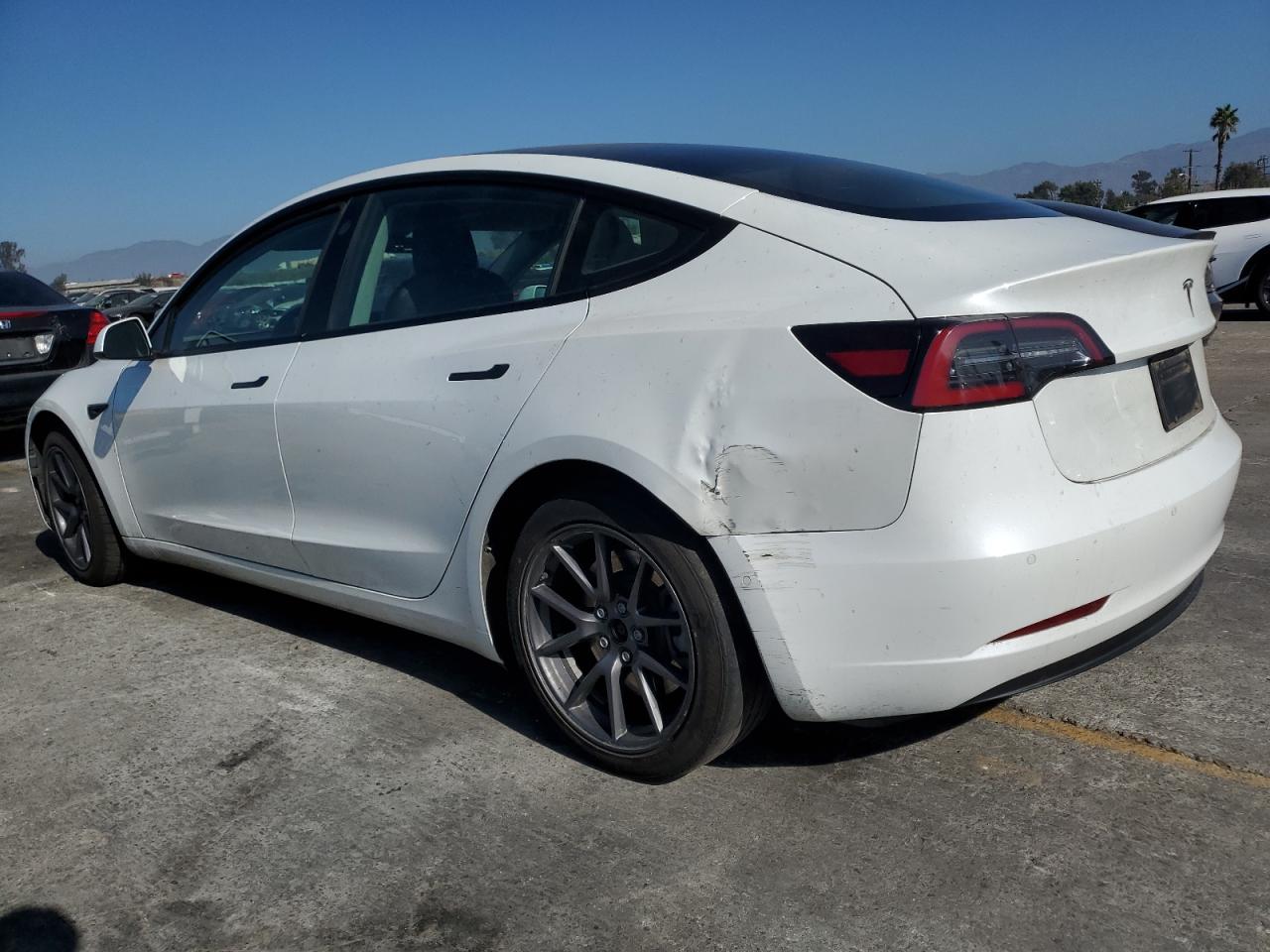 Tesla Model 3 Image 6