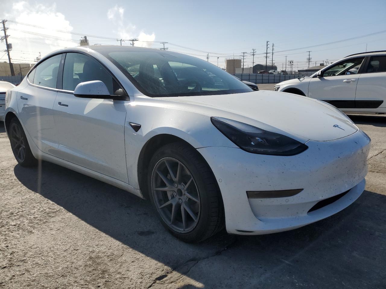 Tesla Model 3 Image 4