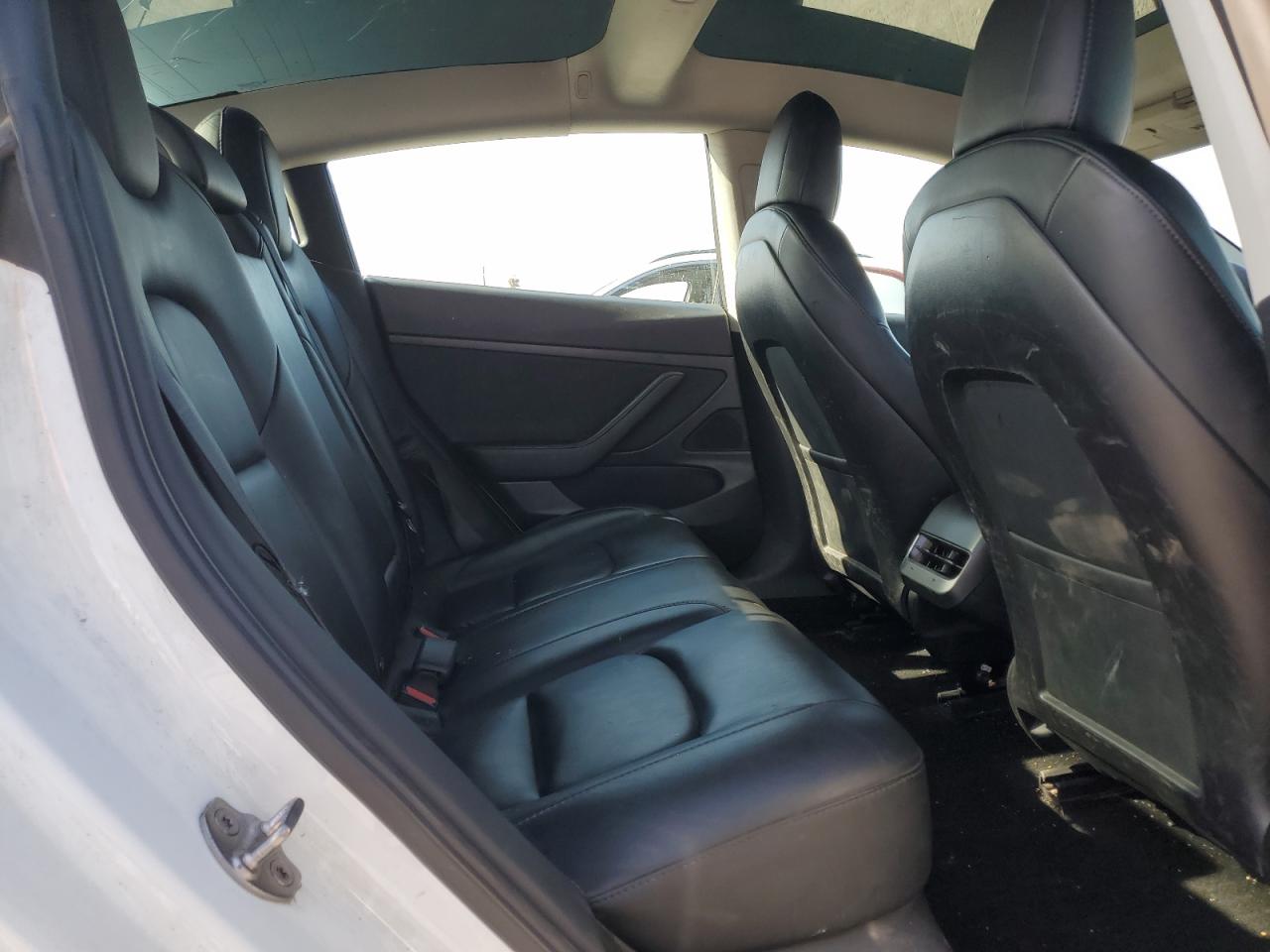 Tesla Model 3 Image 5