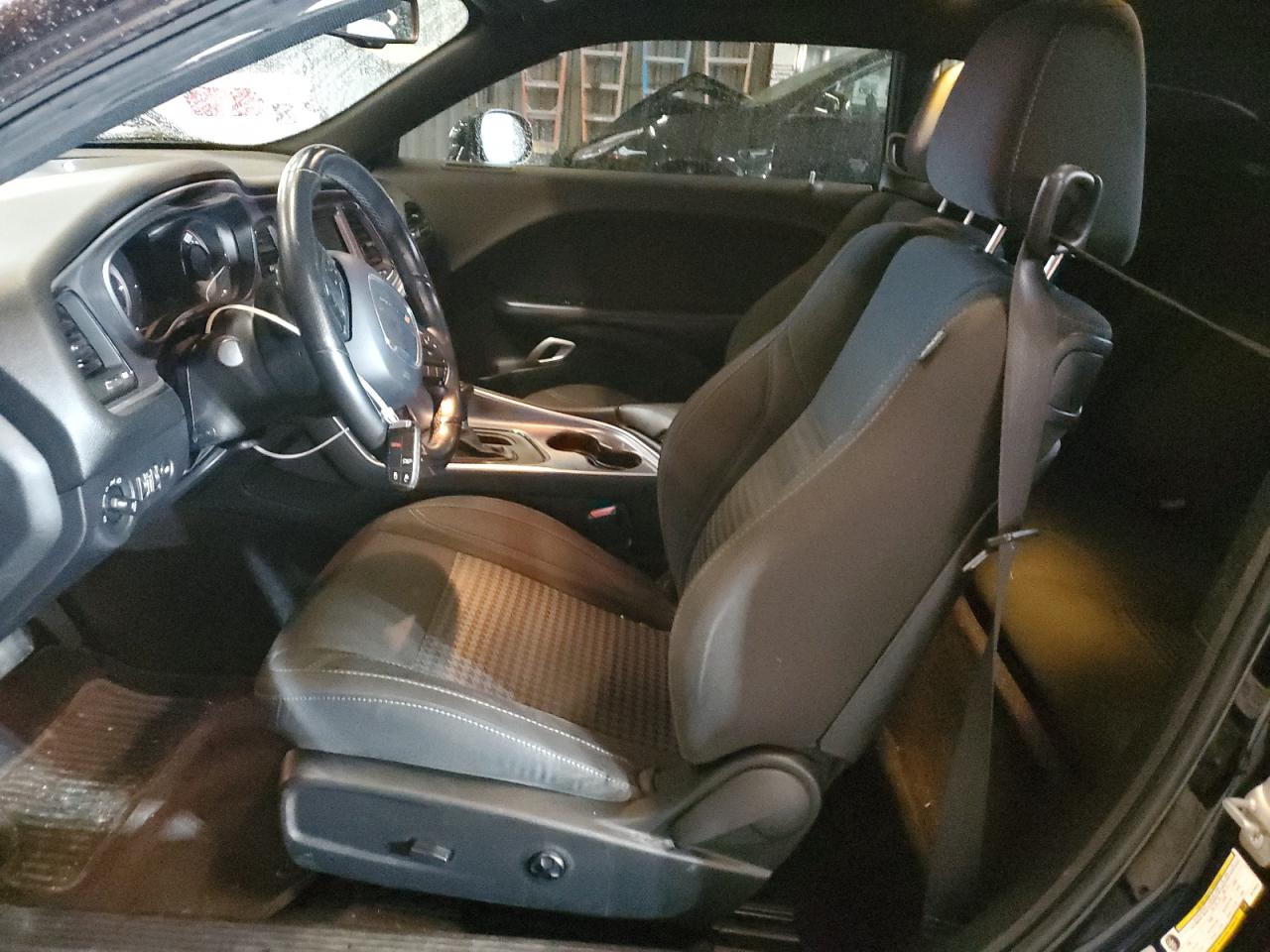 Dodge Challenger Sxt Image 5