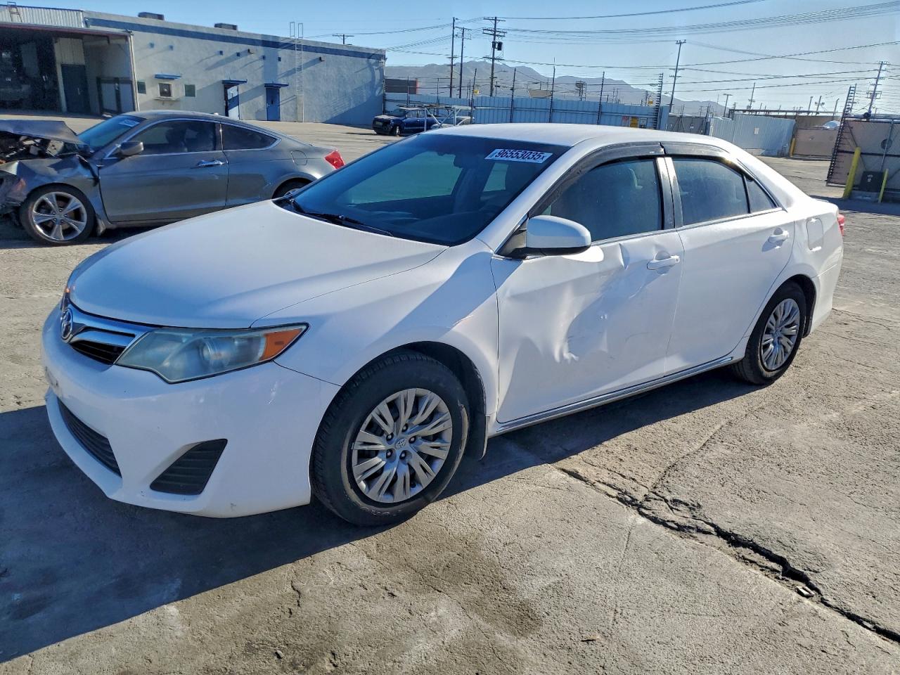 Toyota Camry Hybrid Image 1