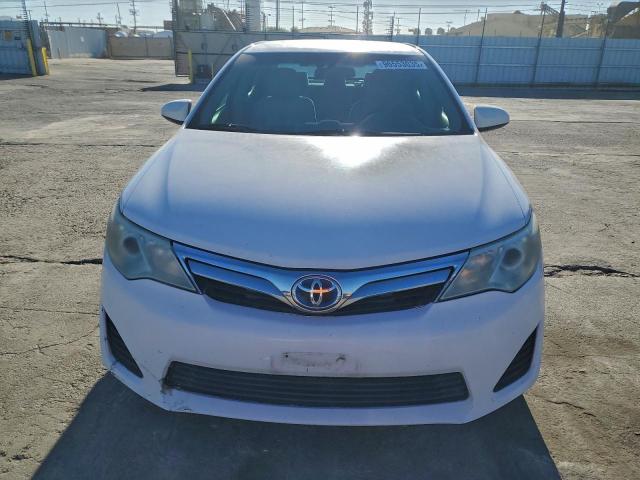 Toyota Camry Hybrid Image 4