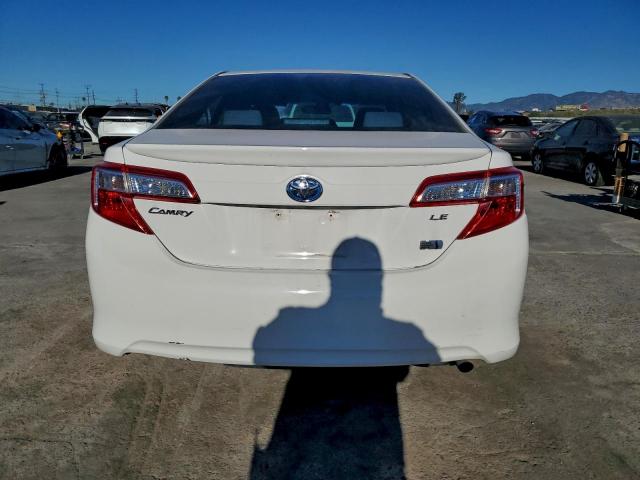 Toyota Camry Hybrid Image 6