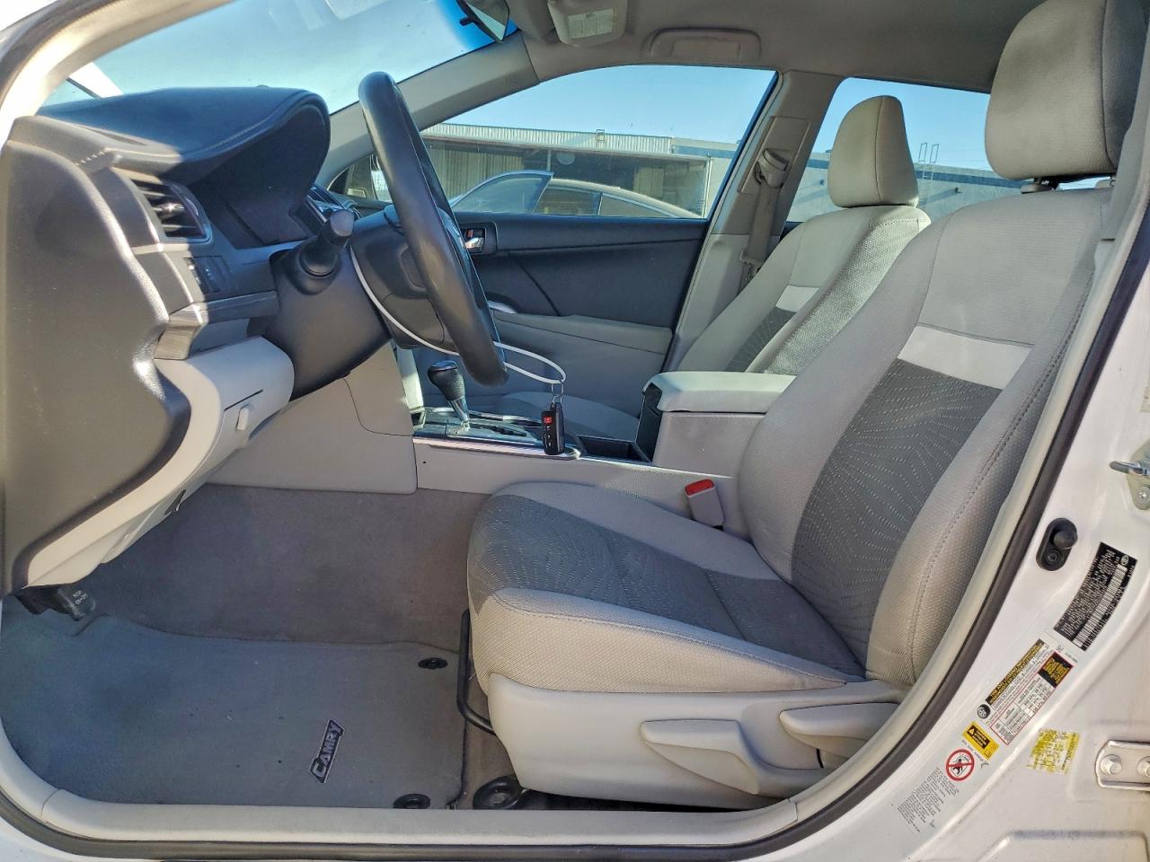 Toyota Camry Hybrid Image 8