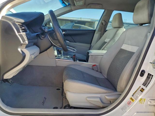 Toyota Camry Hybrid Image 8