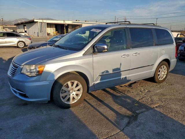  Salvage Chrysler Town & Country