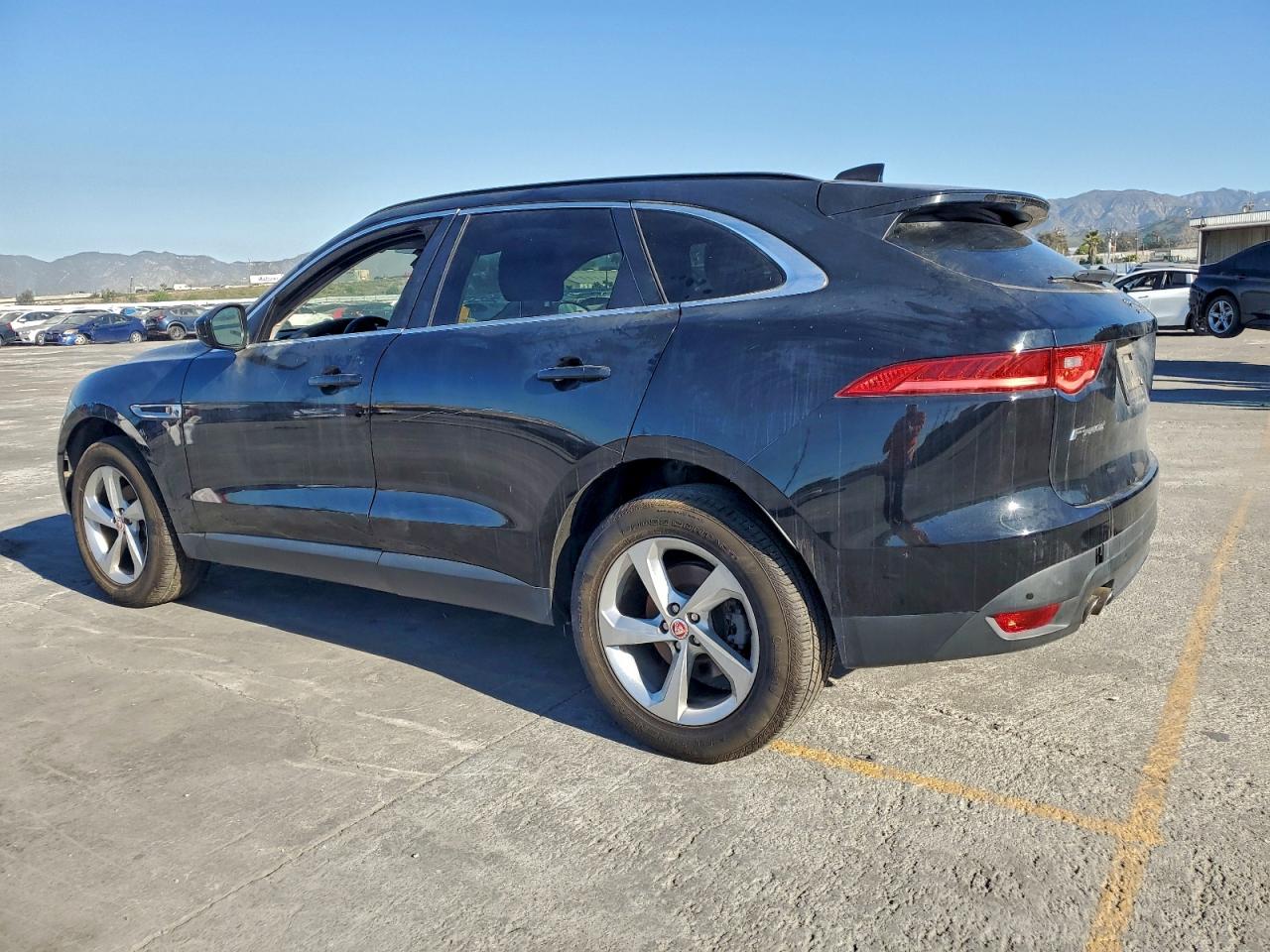 Jaguar F-PACE Premium Image 5