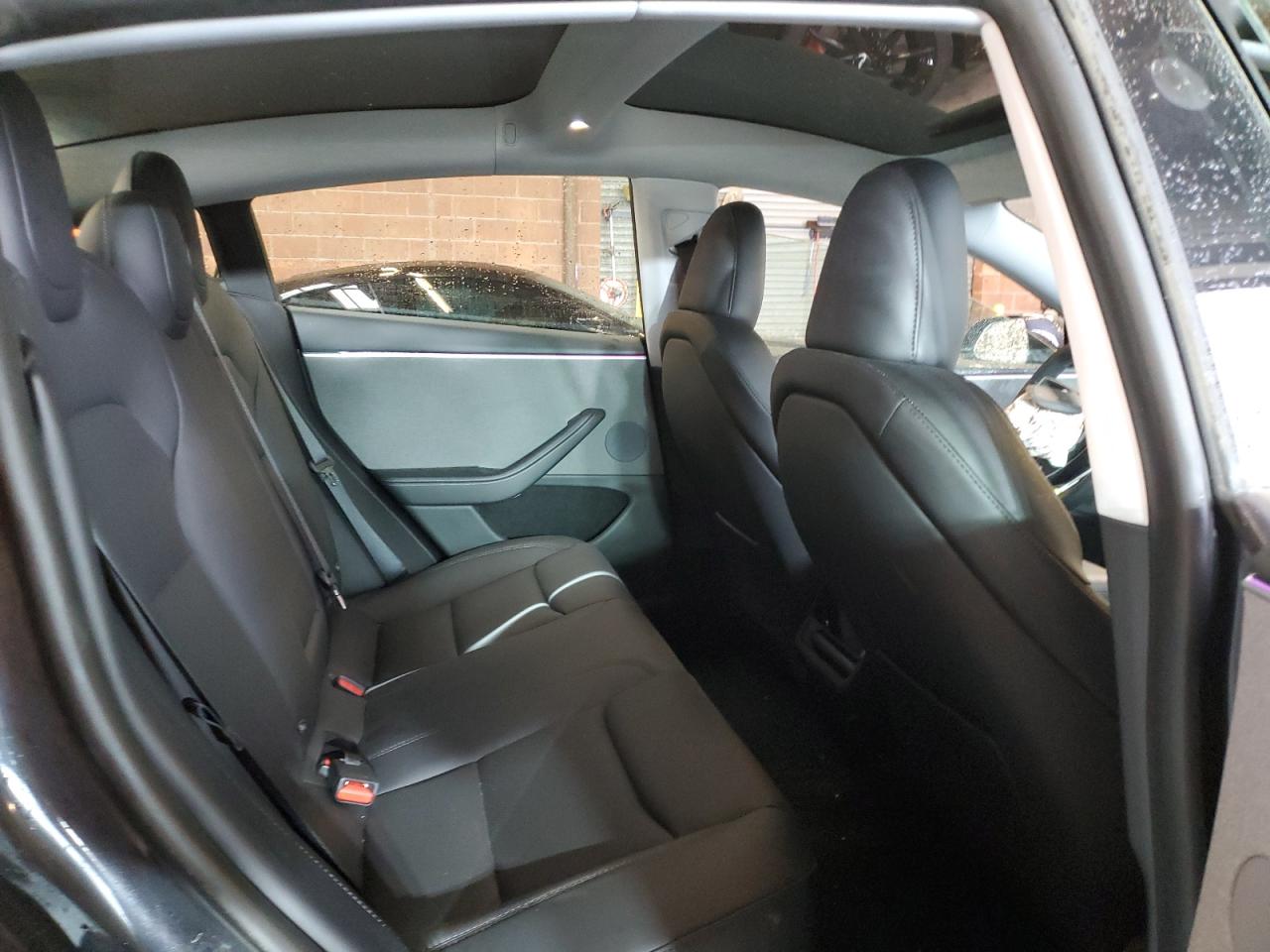 Tesla Model 3 Image 12