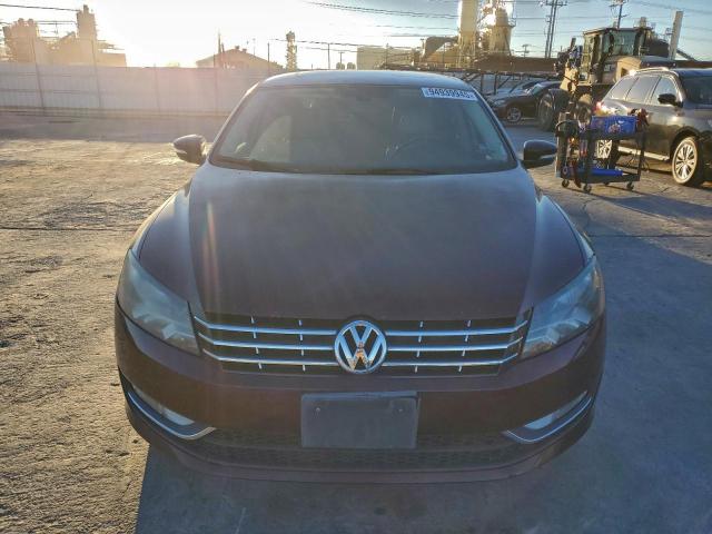 Volkswagen Passat Sel Image 9
