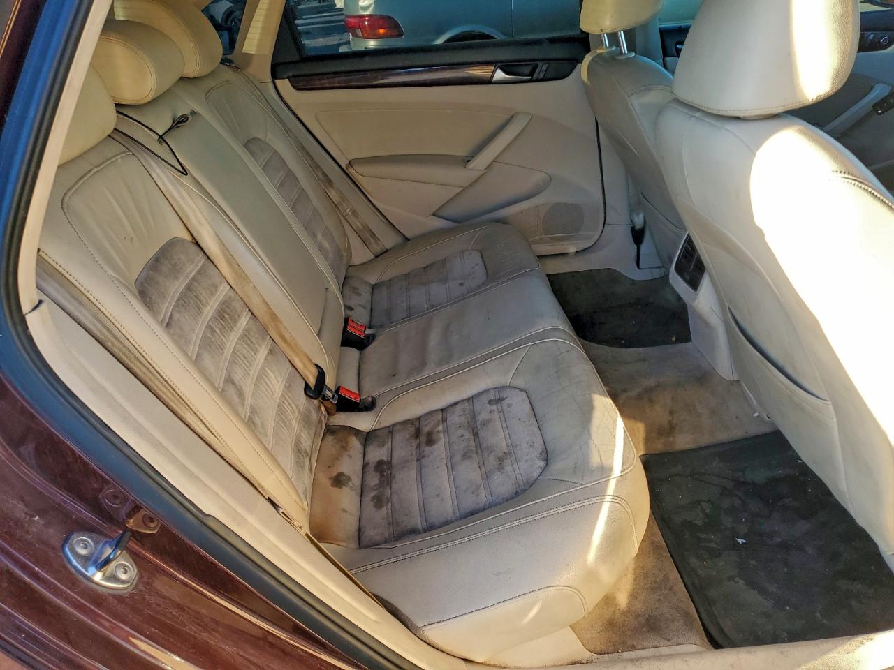 Volkswagen Passat Sel Image 6