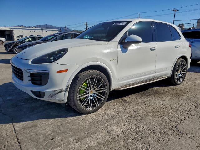  Salvage Porsche Cayenne