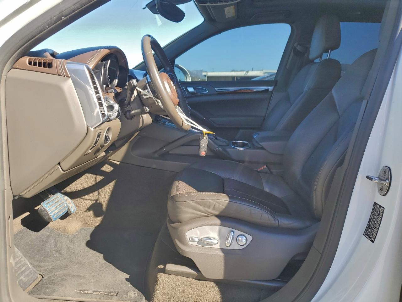 Porsche Cayenne Se Hybrid Platinum Image 6