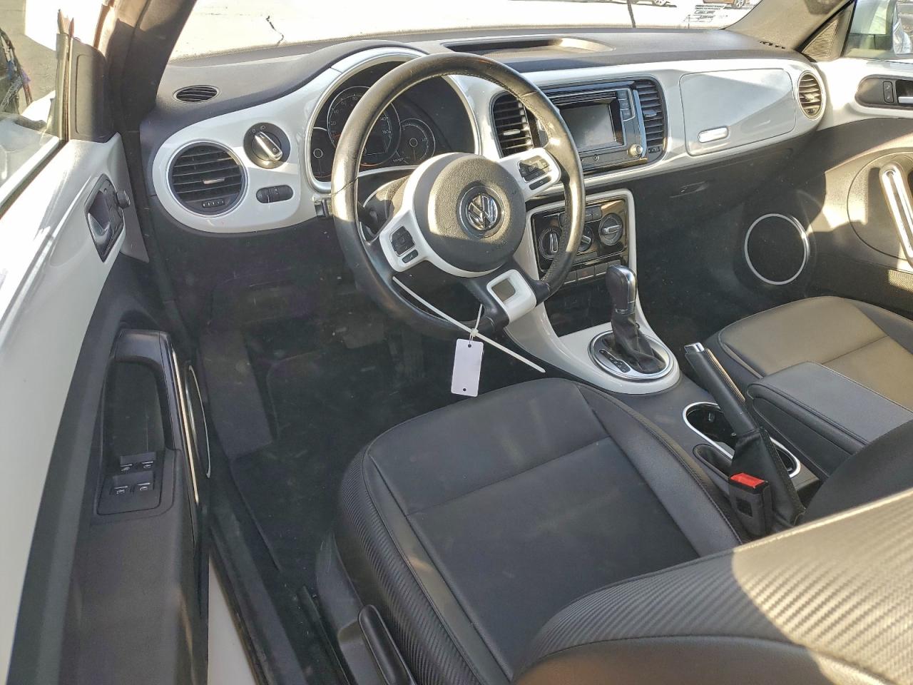 Volkswagen Beetle S Image 8