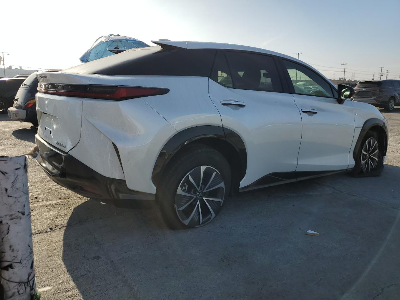 Lexus Rz 300e Image 9