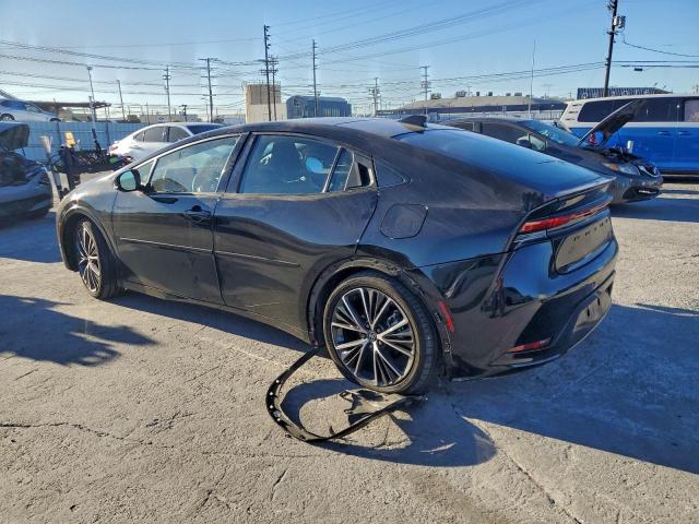 Toyota Prius Le Image 3