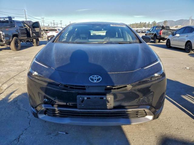 Toyota Prius Le Image 8