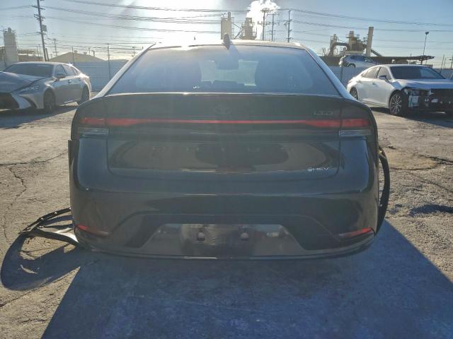 Toyota Prius Le Image 10