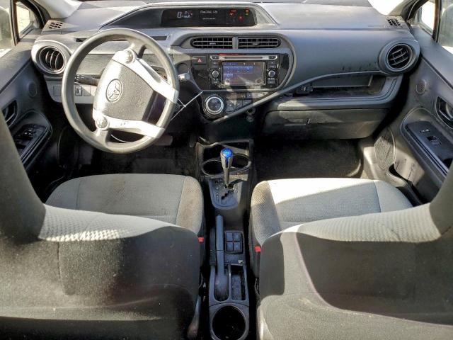 Toyota Prius Image 12