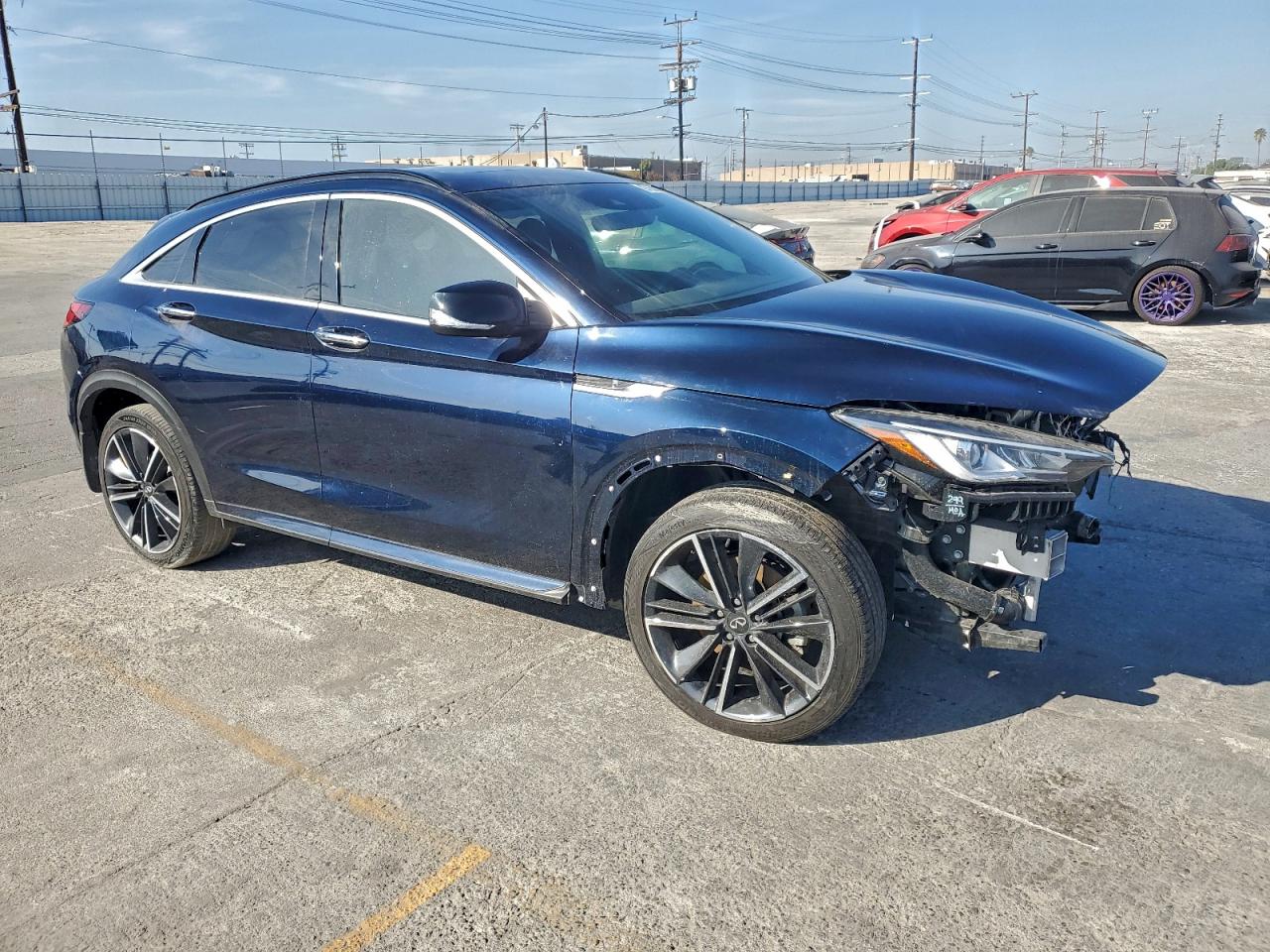 INFINITI Qx Luxe Image 4