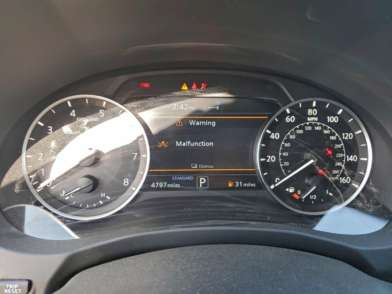 INFINITI Qx Luxe Image 3