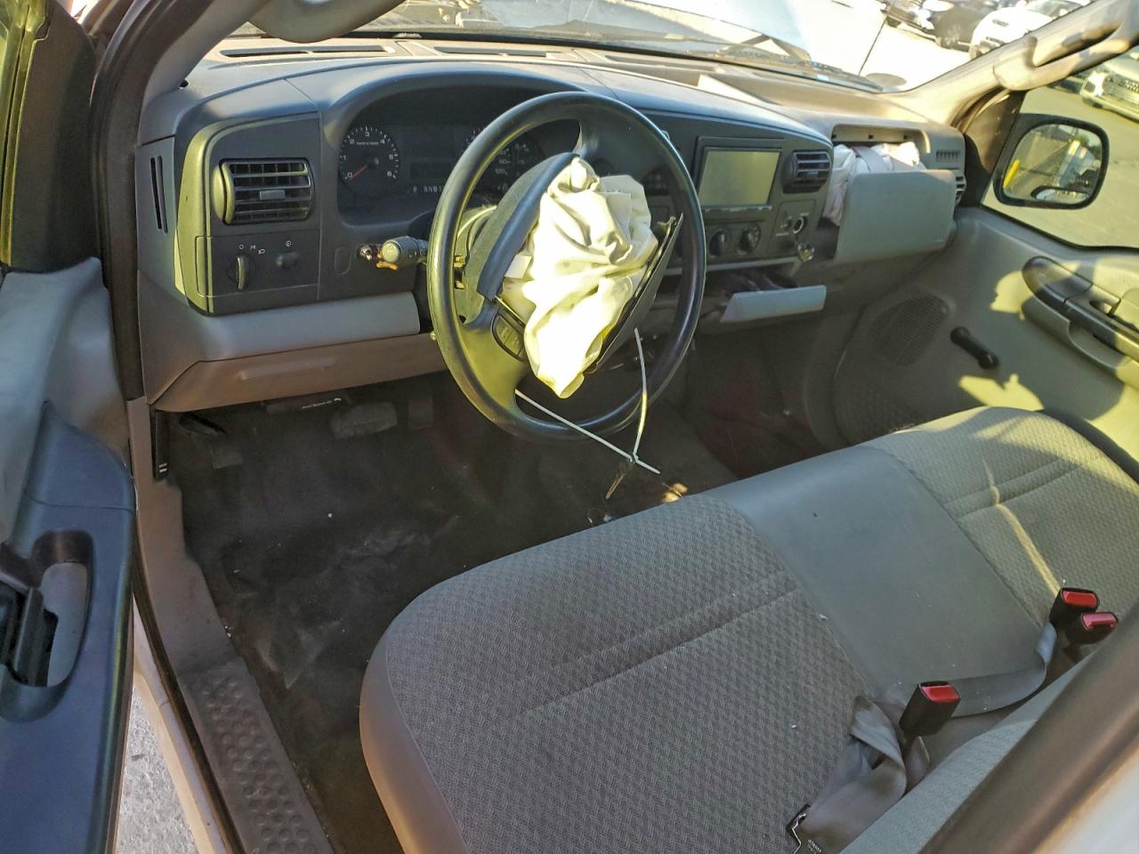 Ford F-250 Super Duty Image 11