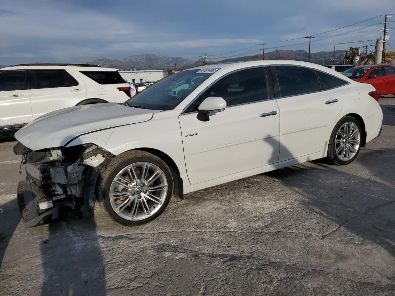 Toyota Avalon Limited Image 1