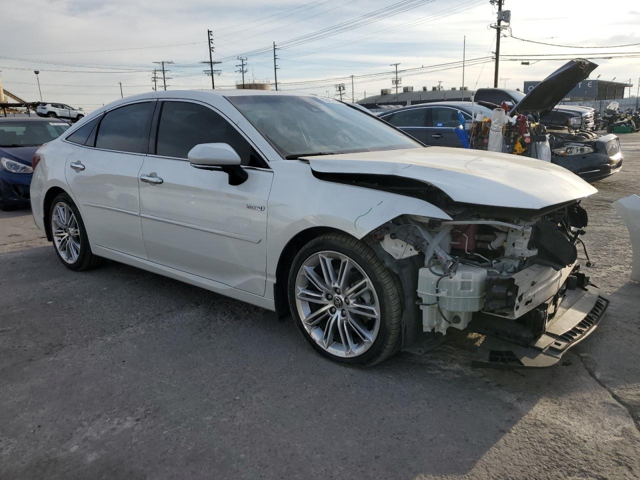 Toyota Avalon Limited Image 4