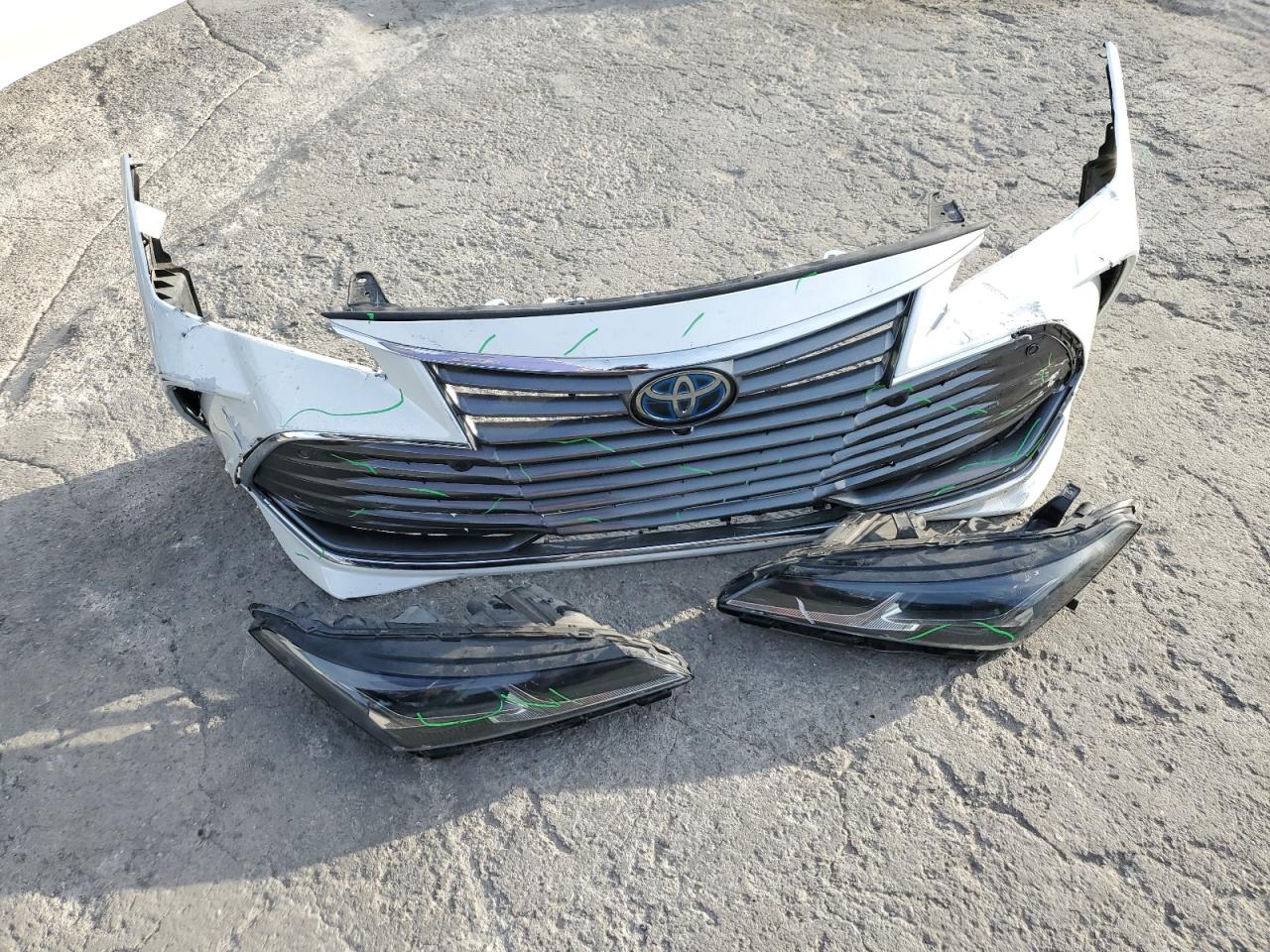 Toyota Avalon Limited Image 9