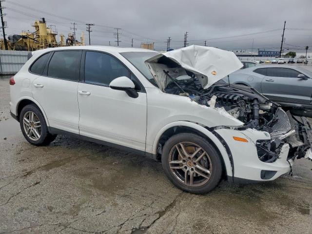 Porsche Cayenne Image 2