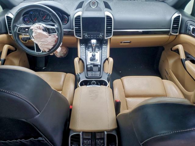 Porsche Cayenne Image 12
