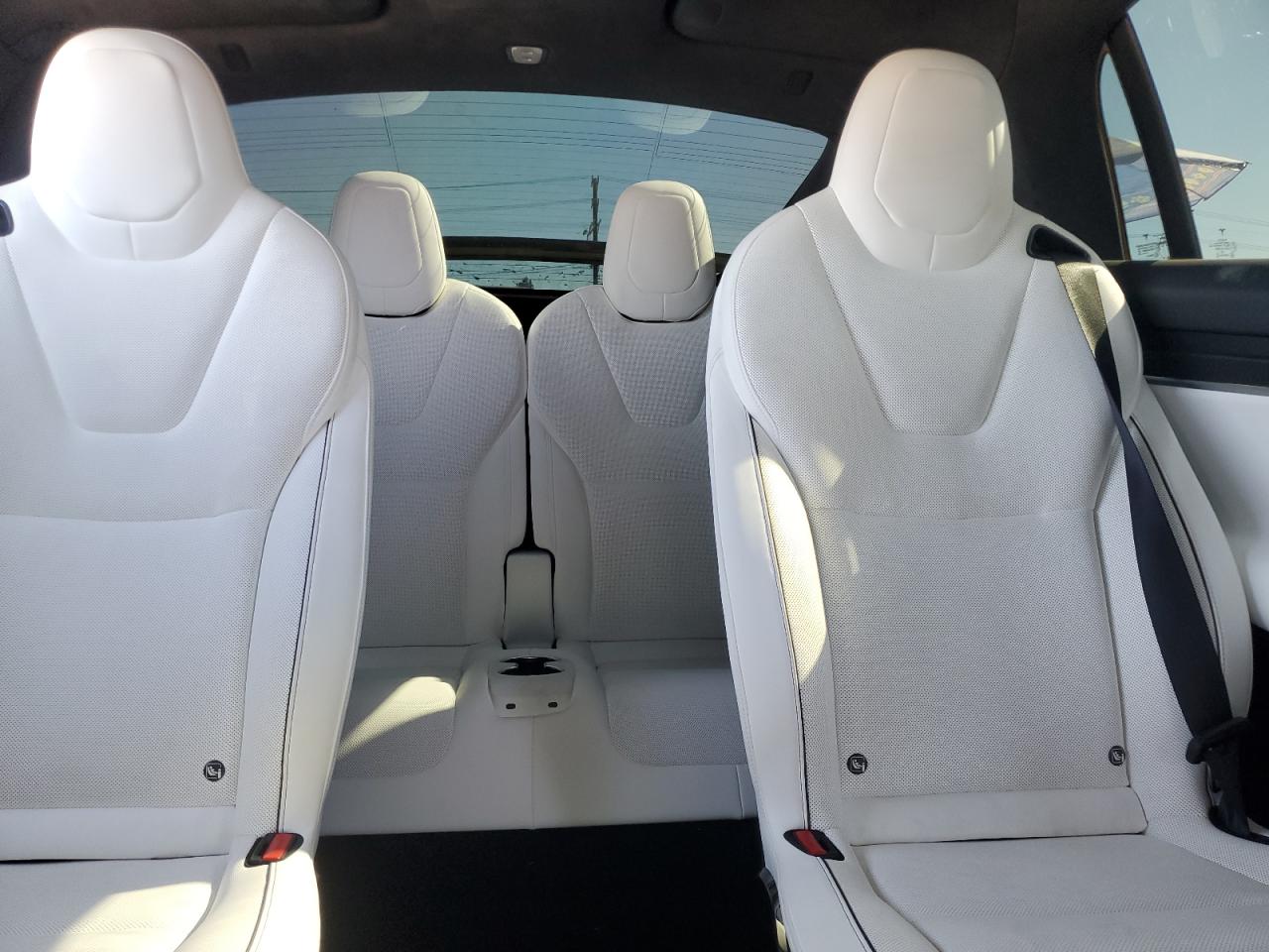 Tesla Model X Image 13
