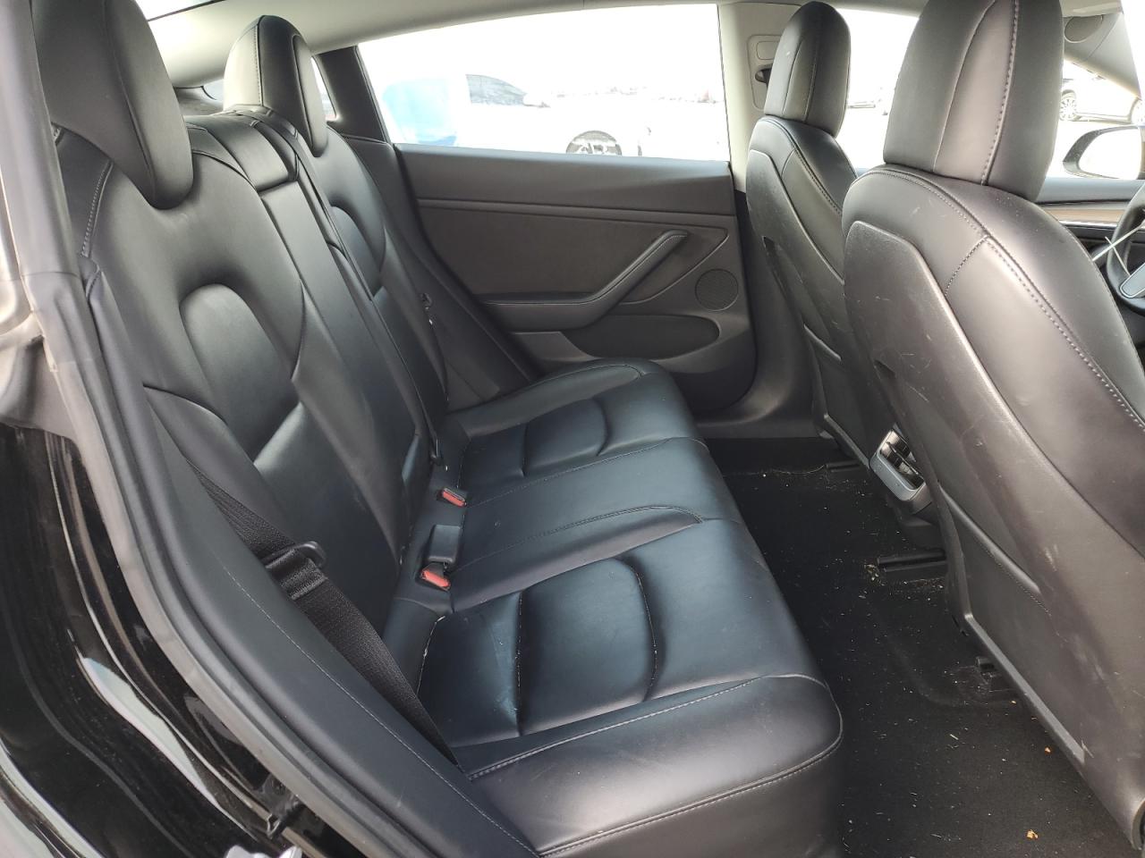 Tesla Model 3 Image 7