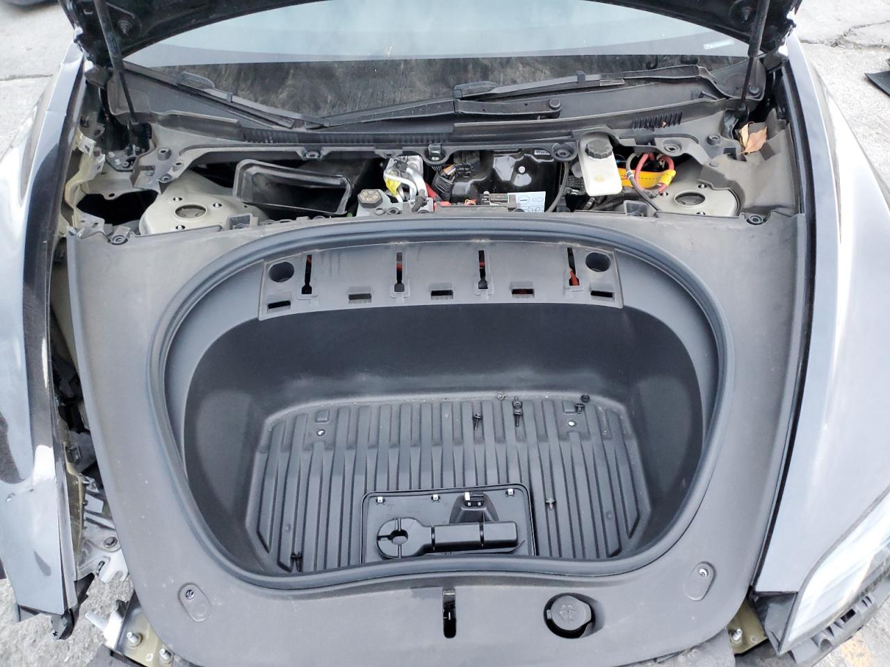 Tesla Model 3 Image 10