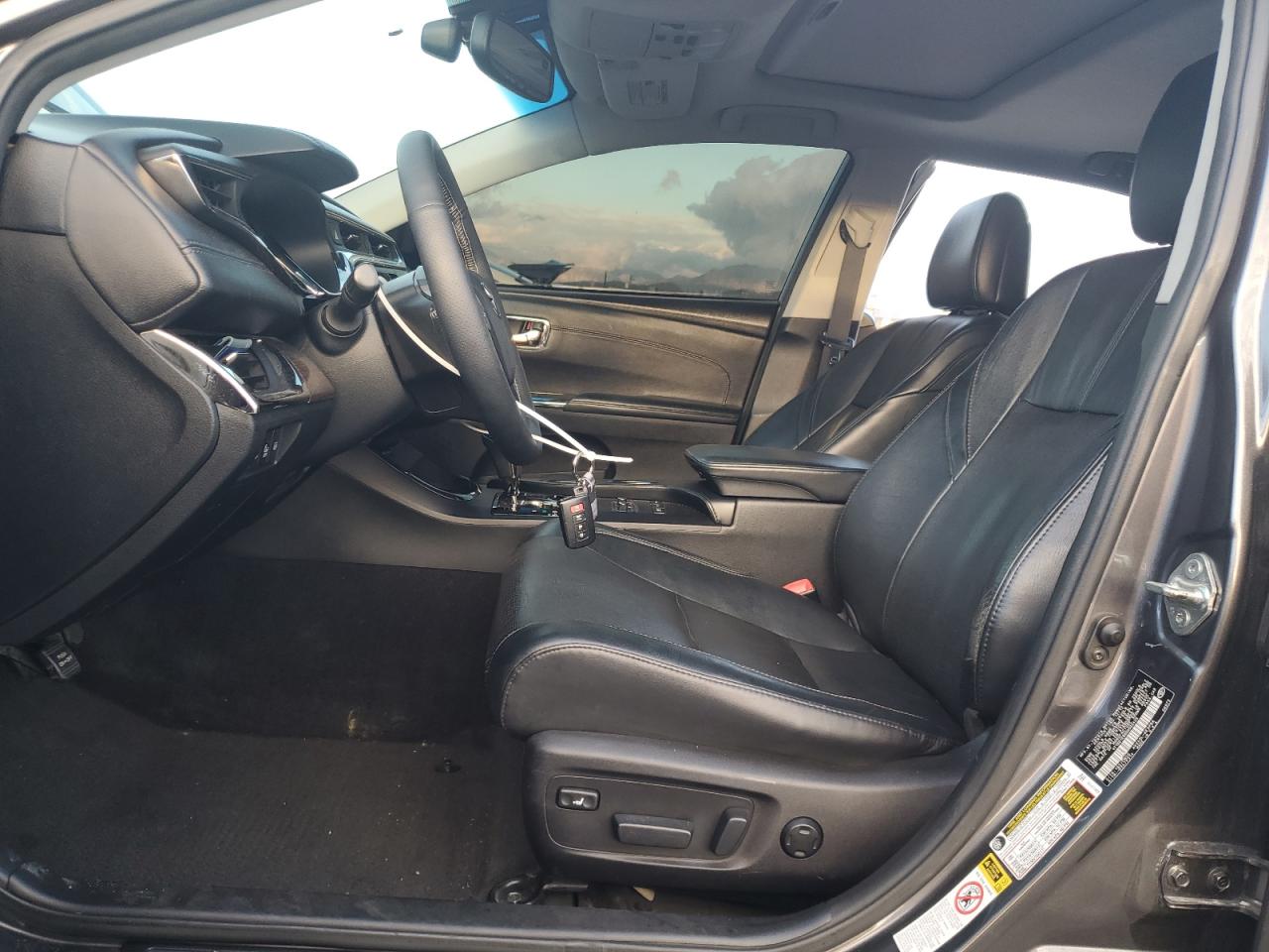 Toyota Avalon Hybrid Image 12