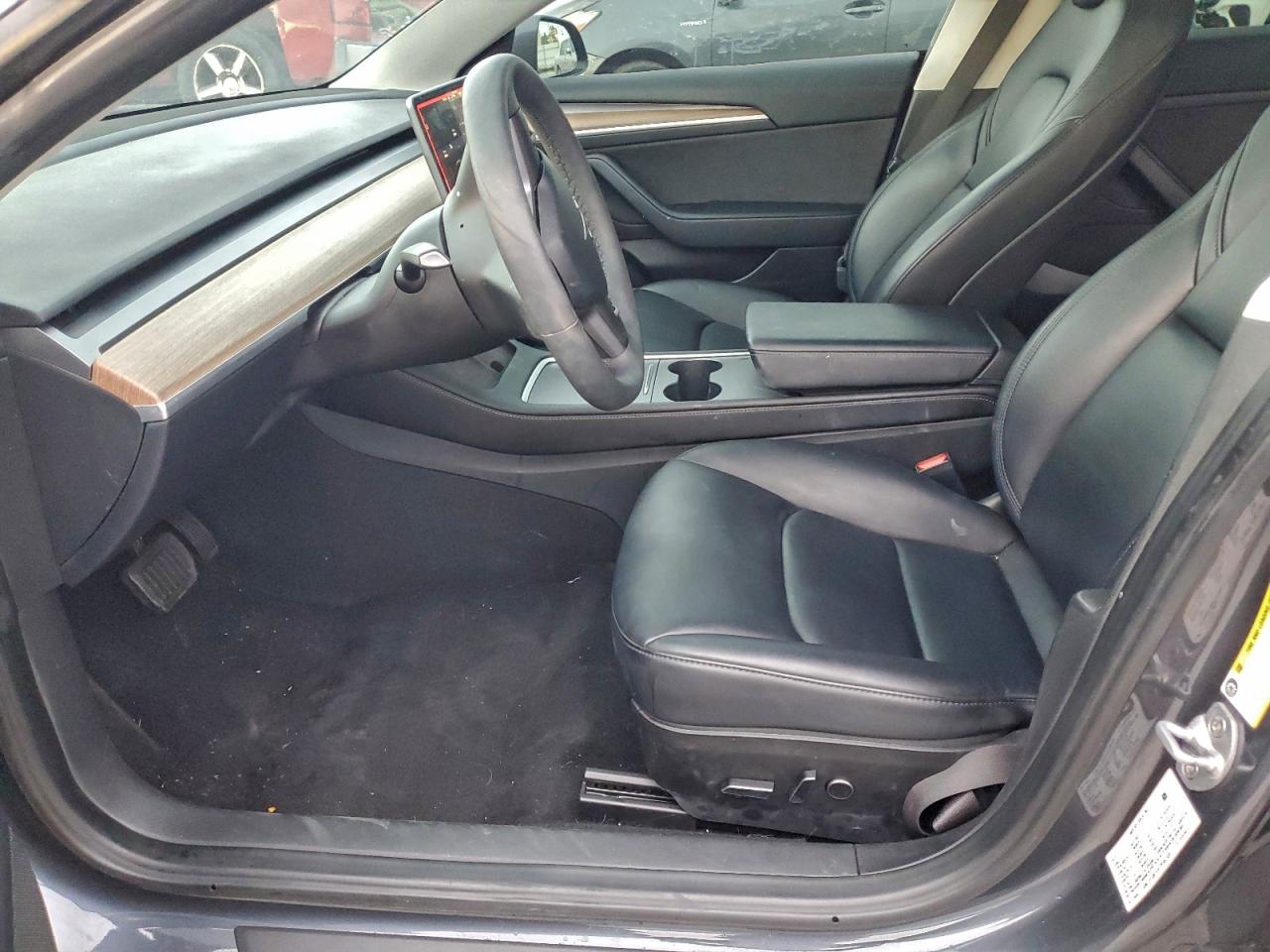 Tesla Model 3 Image 9