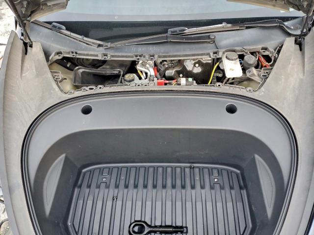 Tesla Model 3 Image 7