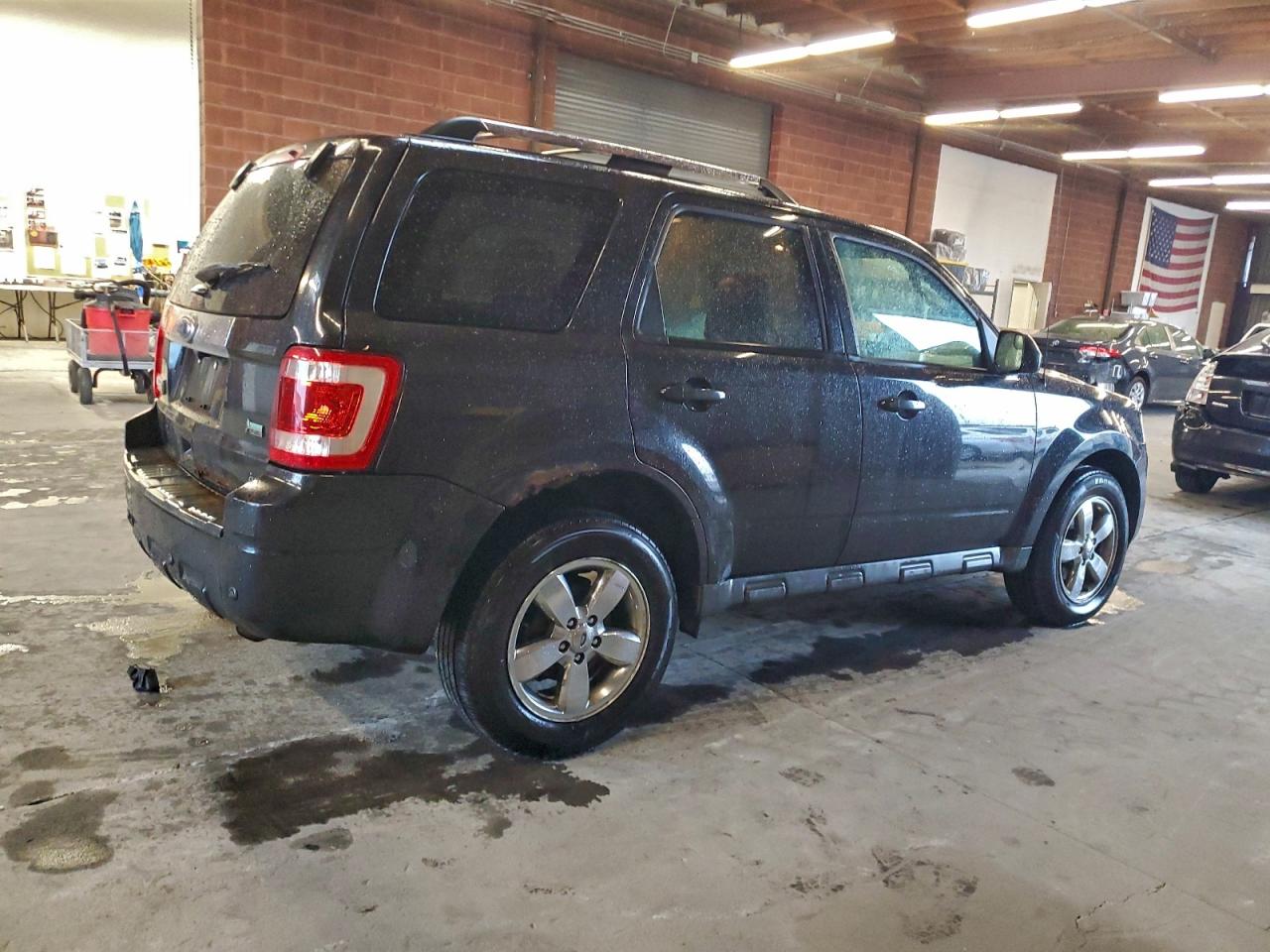 Ford Escape Limited Image 4