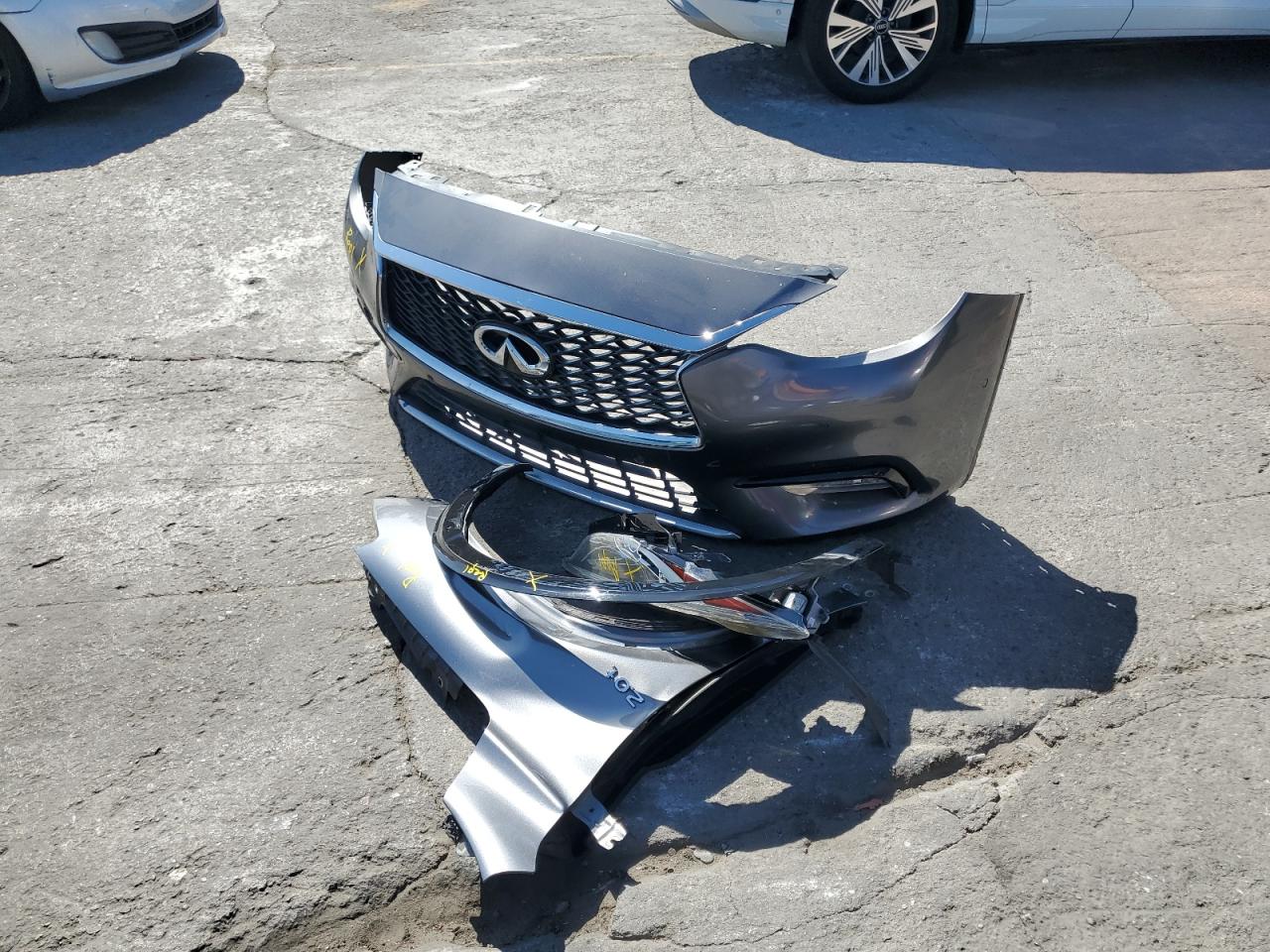 INFINITI Qx Base Image 11