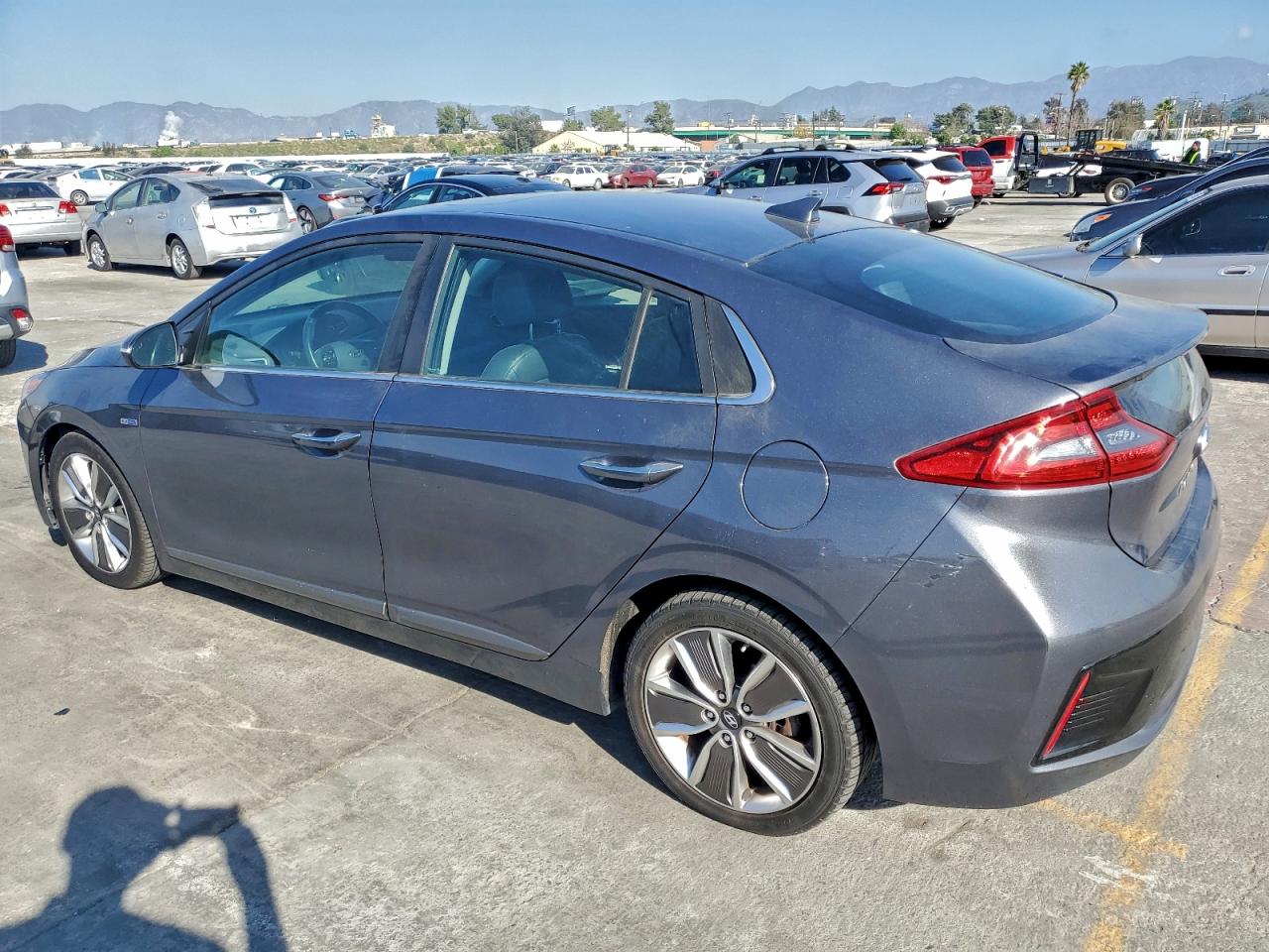 Hyundai Ioniq Limited Image 11