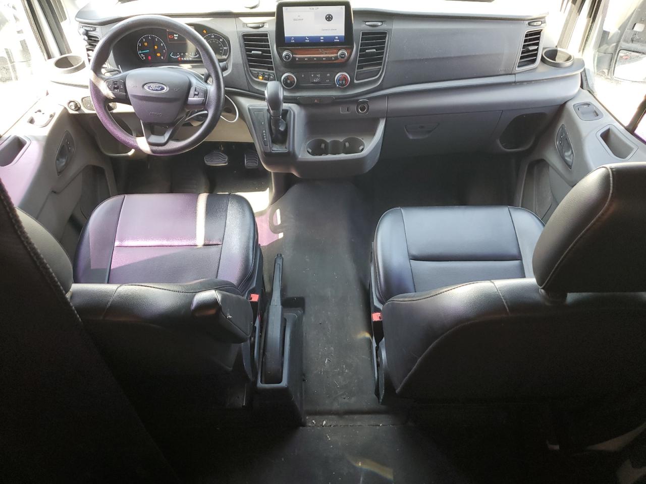 Ford Transit T-150 Image 2