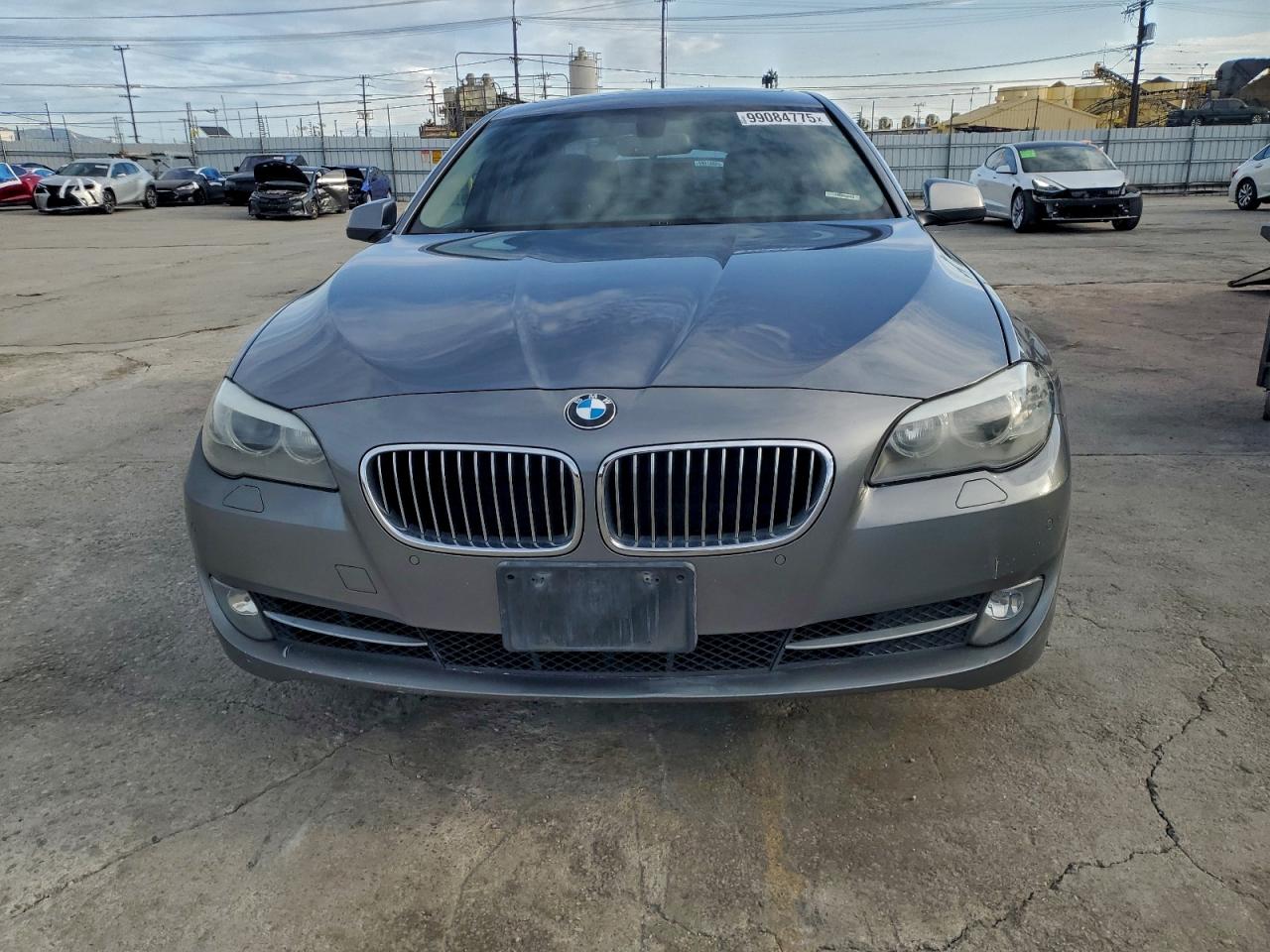 BMW 5 Series I Image 8