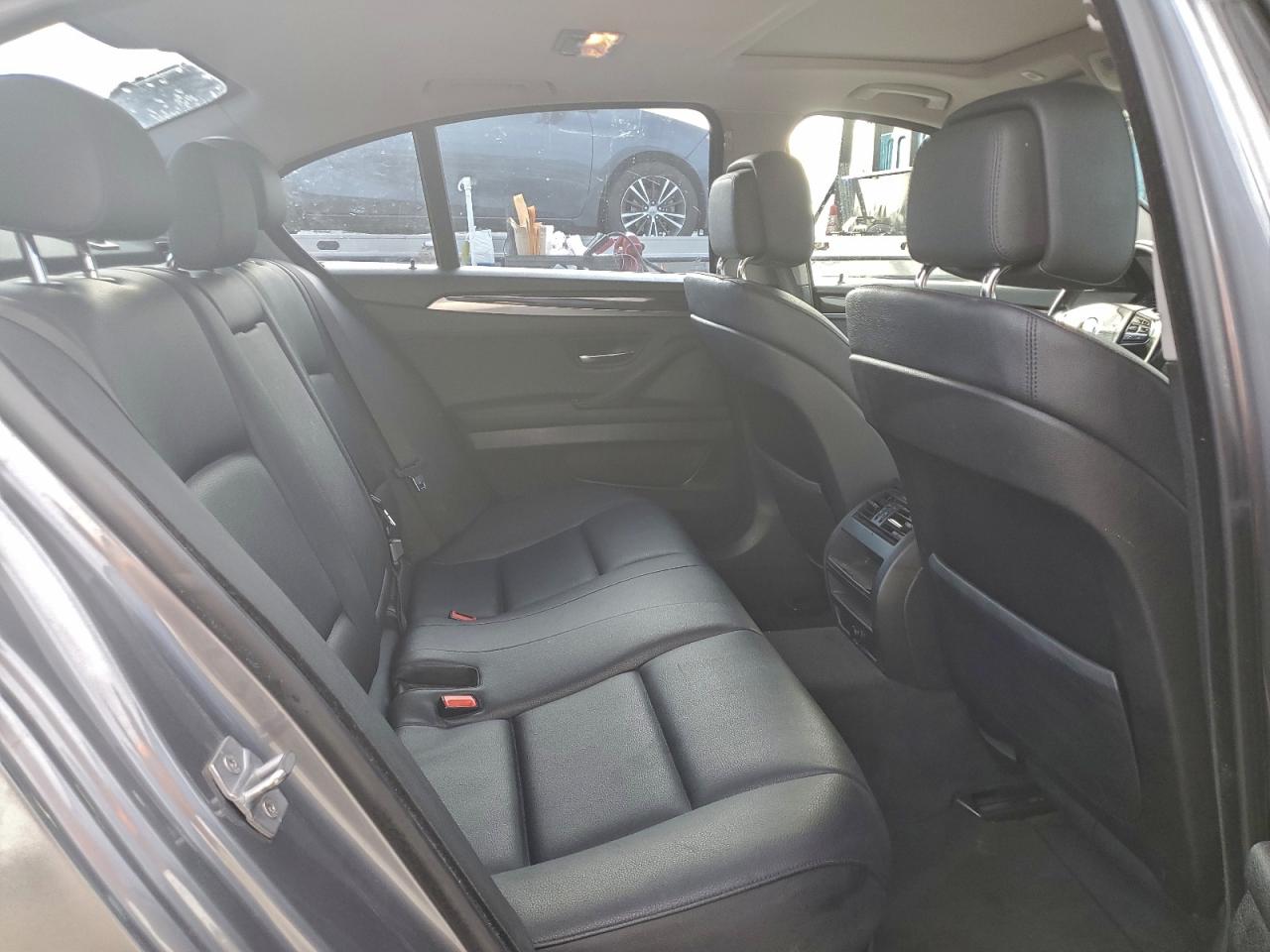 BMW 5 Series I Image 3