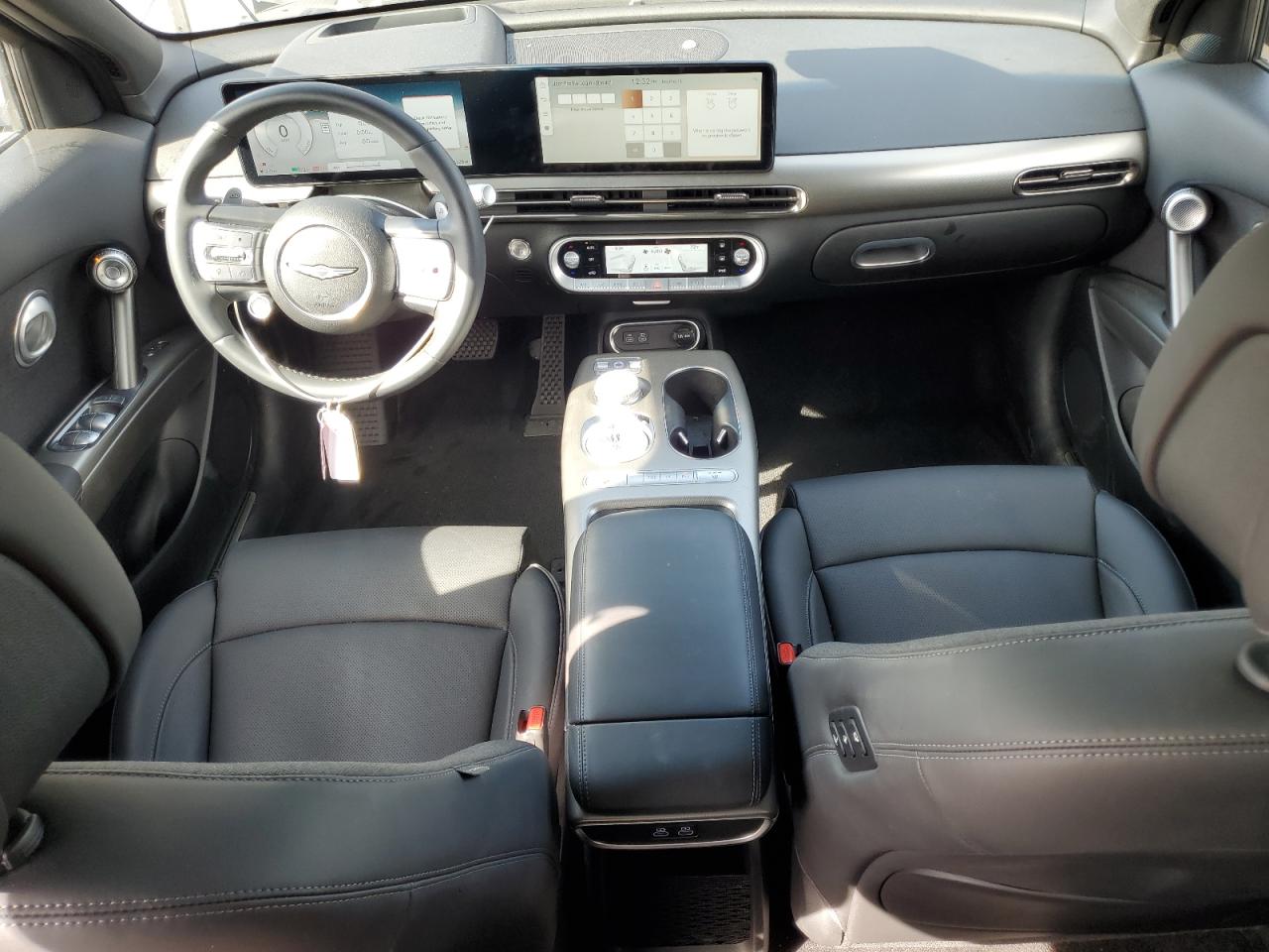 Genesis Gv60 Stand Standard Image 9