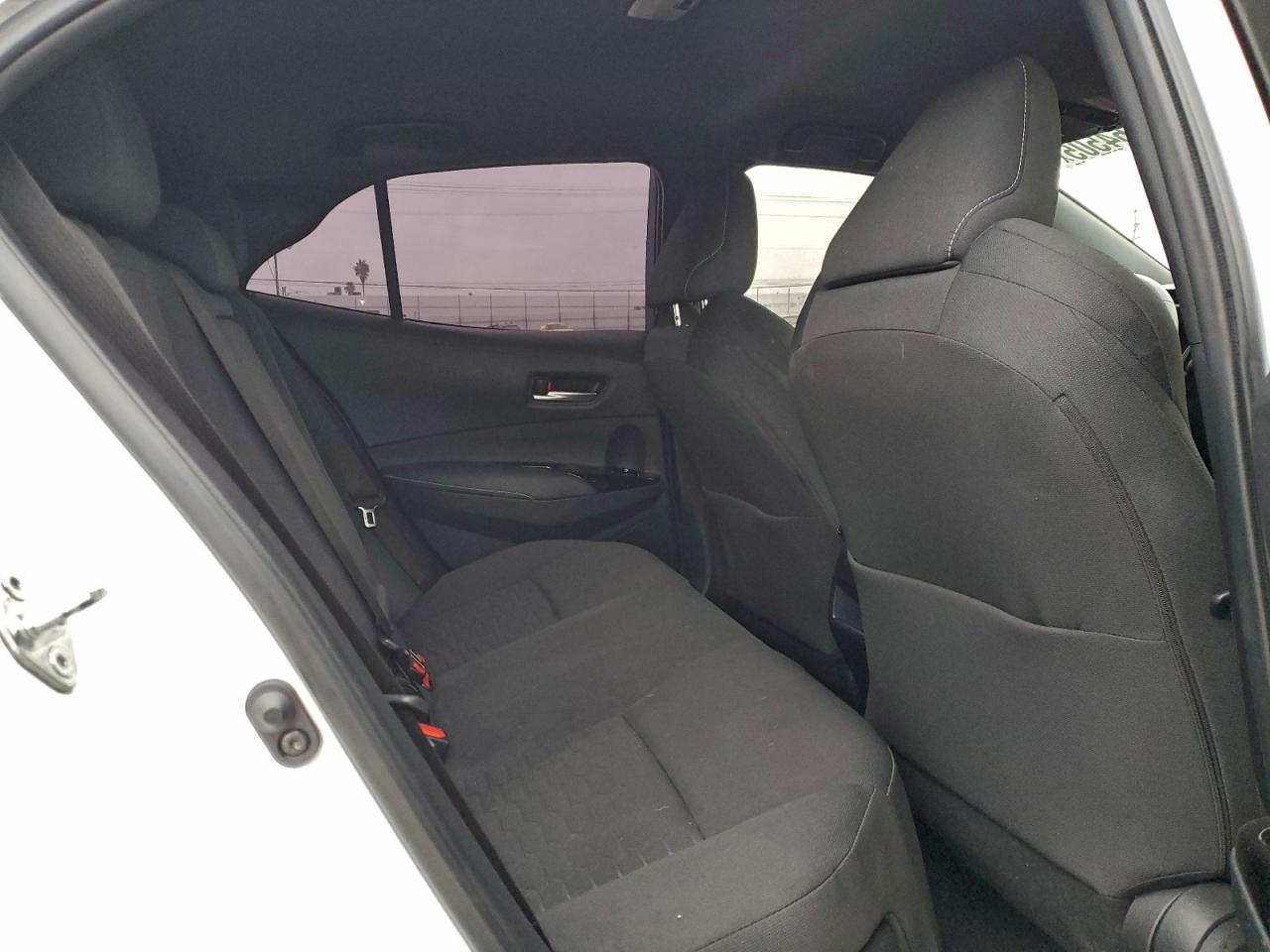 Toyota Corolla Se Image 8