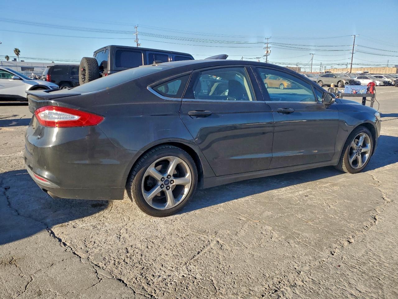 Ford Fusion Se Image 2