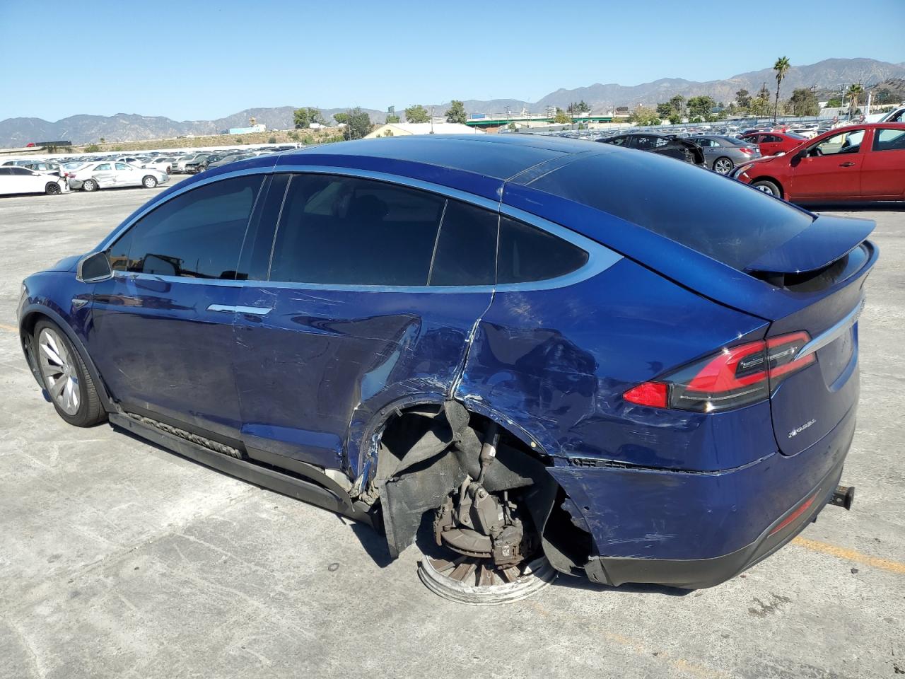 Tesla Model X Image 10